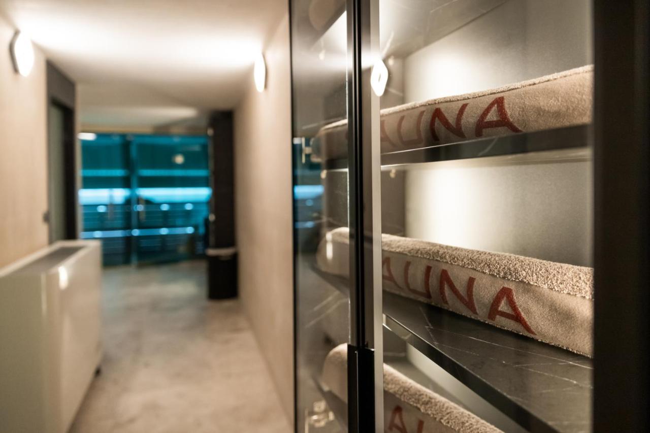 Emery Hotel Pristina Exterior foto
